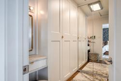 Walk-in closet - 