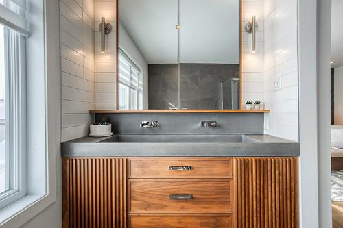 Salle de bains attenante à la CCP - 50 Rue De L'Oiselet, Carignan, QC - Indoor Photo Showing Bathroom