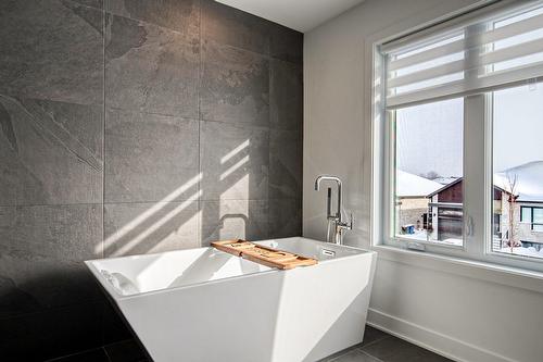 Salle de bains attenante à la CCP - 50 Rue De L'Oiselet, Carignan, QC - Indoor