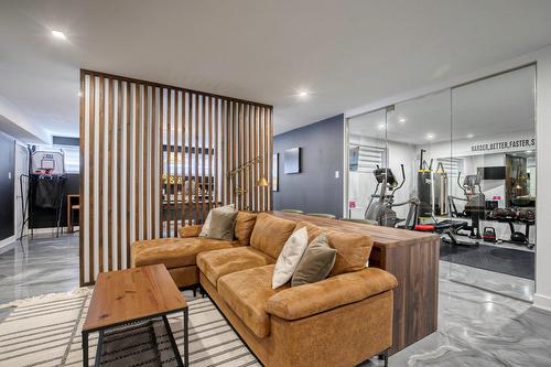 Salle familiale - 50 Rue De L'Oiselet, Carignan, QC - Indoor