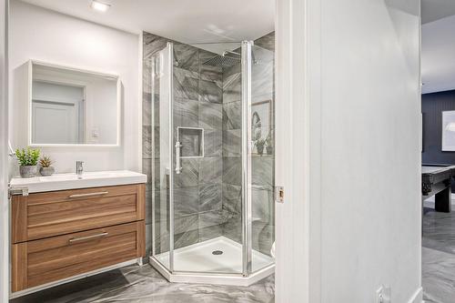 Salle de bains - 50 Rue De L'Oiselet, Carignan, QC - Indoor Photo Showing Bathroom