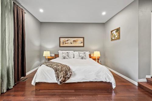 Chambre à coucher principale - 8400 Boul. Pelletier, Brossard, QC - Indoor Photo Showing Bedroom