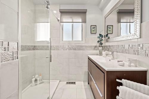 Salle de bains - 8400 Boul. Pelletier, Brossard, QC - Indoor Photo Showing Bathroom
