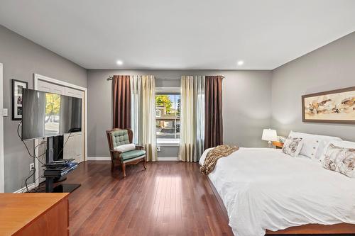 Chambre à coucher principale - 8400 Boul. Pelletier, Brossard, QC - Indoor Photo Showing Bedroom