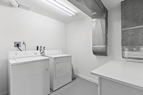 Sous-sol - 8400 Boul. Pelletier, Brossard, QC - Indoor Photo Showing Laundry Room