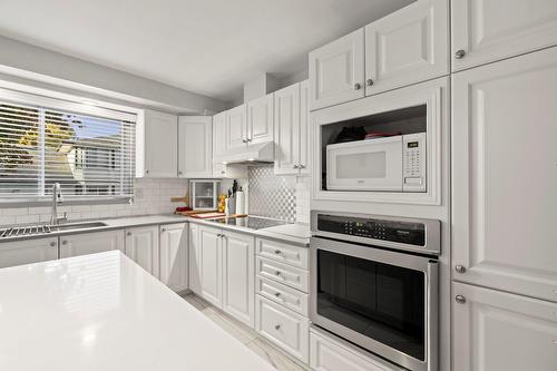 Cuisine - 8400 Boul. Pelletier, Brossard, QC - Indoor Photo Showing Kitchen With Upgraded Kitchen