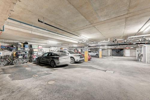 Garage - 104-445 Av. De La Belle-Dame, La Prairie, QC - Indoor Photo Showing Garage