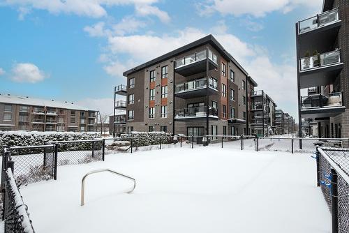 Piscine - 104-445 Av. De La Belle-Dame, La Prairie, QC - Outdoor With Balcony