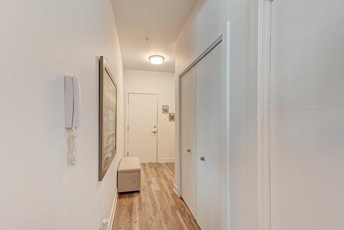 Hall d'entrée/Vestibule - 104-445 Av. De La Belle-Dame, La Prairie, QC - Indoor Photo Showing Other Room