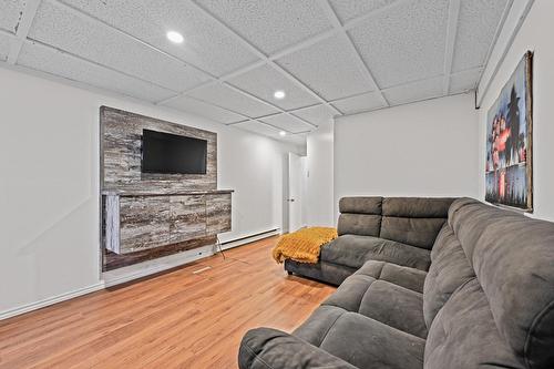 Salon - 33 Rue De Vimy, Saint-Jean-Sur-Richelieu, QC - Indoor Photo Showing Living Room