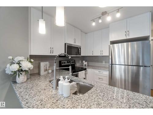 #101 3670 139 AV NW  Edmonton, AB T5Y 3N5