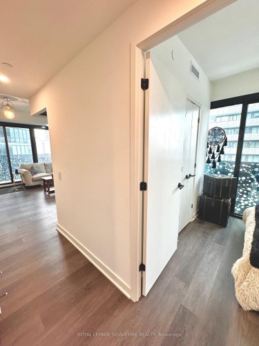 1510-55 Charles Street E, Toronto, ON - Indoor Photo Showing Other Room