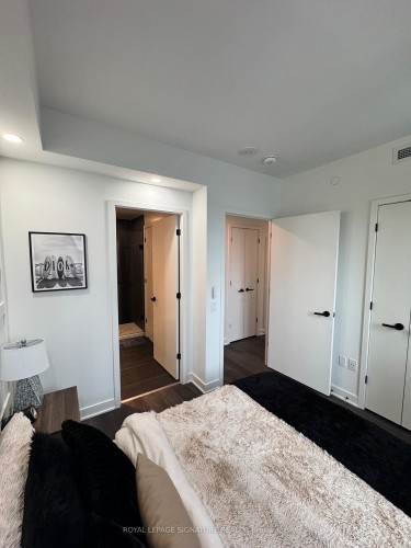 1510-55 Charles Street E, Toronto, ON - Indoor Photo Showing Bedroom
