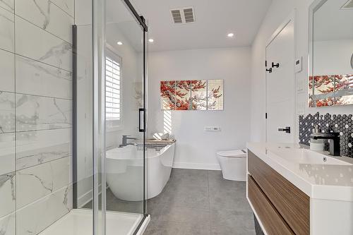 Salle de bains attenante à la CCP - 959 Rue Ange-Aimé-Lebrun, Beloeil, QC 