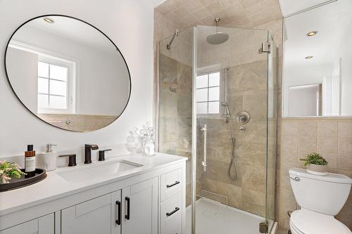 Salle de bains attenante à la CCP - 316 London Drive, Beaconsfield, QC - Indoor Photo Showing Bathroom