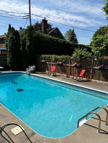 Piscine - 316 London Drive, Beaconsfield, QC - Outdoor With In Ground Pool With Backyard