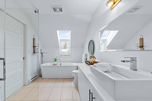 Salle de bains - 223 Rue Laurin, Napierville, QC - Indoor Photo Showing Bathroom