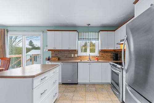 Cuisine - 223 Rue Laurin, Napierville, QC - Indoor Photo Showing Kitchen With Double Sink