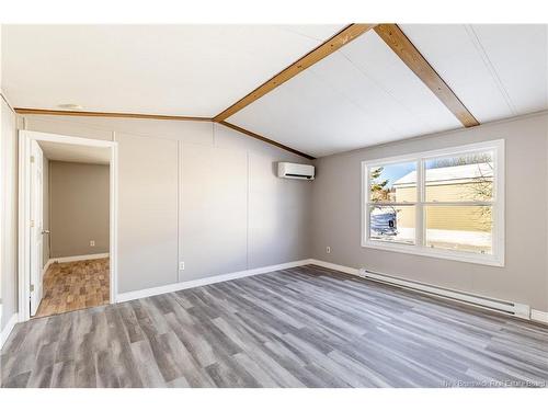 6 Roy St, Lincoln, NB 