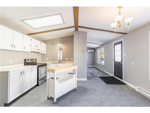 6 Roy St, Lincoln, NB 