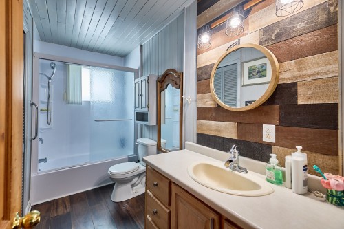 Salle de bains - 52 Ch. Charbonneau, Saint-Donat, QC - Indoor Photo Showing Laundry Room