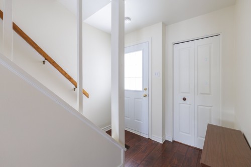 Hall d'entrée/Vestibule - 409 Rue Bruce, Kirkland, QC - Indoor Photo Showing Other Room