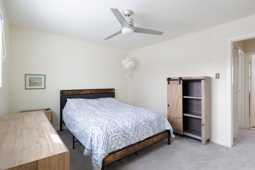 Chambre à coucher principale - 409 Rue Bruce, Kirkland, QC - Indoor Photo Showing Bedroom