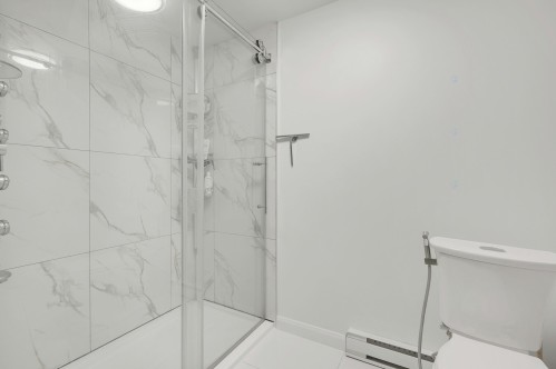 Salle de bains - 6-2079 Rue Schulz, Saint-Jérôme, QC - Indoor Photo Showing Bathroom