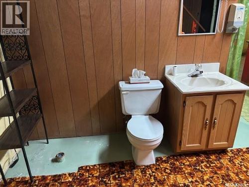 706 Balmoral Street, Saskatoon, SK - Indoor Photo Showing Bathroom