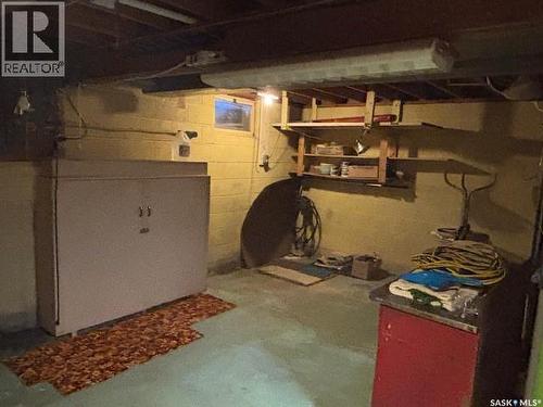 706 Balmoral Street, Saskatoon, SK - Indoor Photo Showing Garage