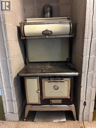 706 Balmoral Street, Saskatoon, SK - Indoor