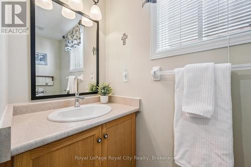 347 Starwood Drive, Guelph (Grange Road), ON - Indoor Photo Showing Bathroom
