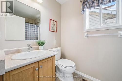 347 Starwood Drive, Guelph (Grange Road), ON - Indoor Photo Showing Bathroom