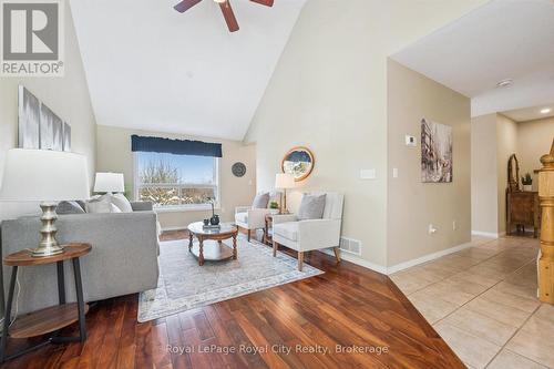 347 Starwood Drive, Guelph (Grange Road), ON - Indoor Photo Showing Living Room