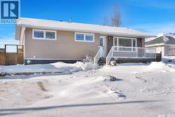 265 Milton STREET  Southey, SK S0G 4P0