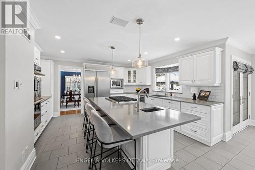 2 Eagle Chase Court, Ottawa, ON - Indoor Photo Showing Kitchen With Double Sink With Upgraded Kitchen