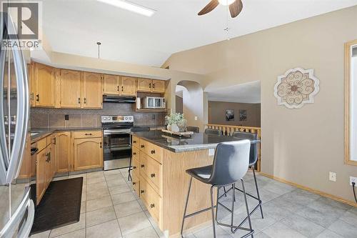 940 Citadel Drive Nw, Calgary, AB - Indoor Photo Showing Kitchen With Stainless Steel Kitchen