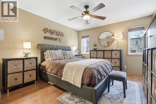 940 Citadel Drive Nw, Calgary, AB - Indoor Photo Showing Bedroom