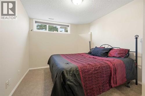 940 Citadel Drive Nw, Calgary, AB - Indoor Photo Showing Bedroom