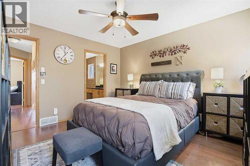 940 Citadel Drive Nw, Calgary, AB - Indoor Photo Showing Bedroom