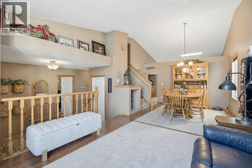 940 Citadel Drive Nw, Calgary, AB - Indoor Photo Showing Living Room