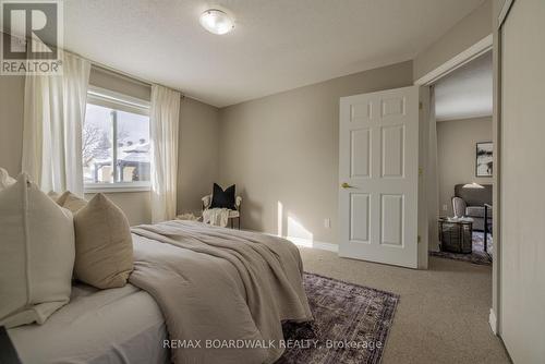 206 Oak Leaf Private, Ottawa, ON - Indoor Photo Showing Bedroom