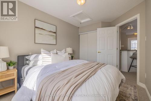 206 Oak Leaf Private, Ottawa, ON - Indoor Photo Showing Bedroom