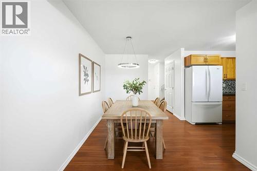 132 Royal Birch Mount Nw, Calgary, AB - Indoor Photo Showing Dining Room