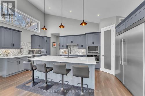 1070 Four Mile Lake Road, North Bay (Airport), ON - Indoor Photo Showing Kitchen With Upgraded Kitchen