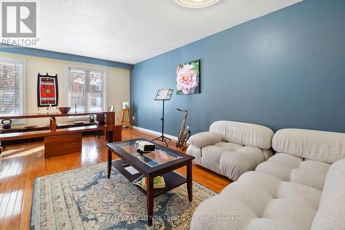 10 Manitou Street, North Bay (Ferris), ON - Indoor Photo Showing Living Room