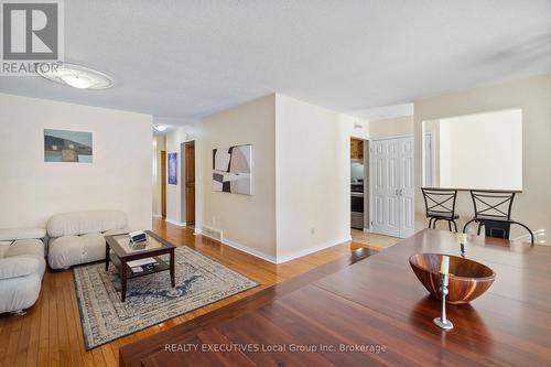 10 Manitou Street, North Bay (Ferris), ON - Indoor Photo Showing Living Room
