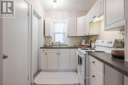 23 Trapnell Street, St. Catharines (E. Chester), ON - Indoor Photo Showing Kitchen With Double Sink