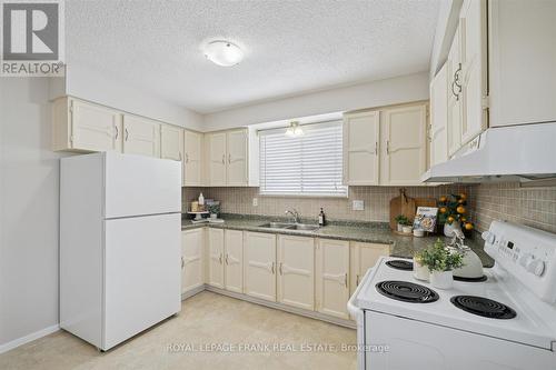 581 Grandview Street S, Oshawa (Donevan), ON - Indoor Photo Showing Kitchen With Double Sink