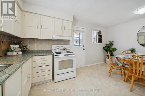 581 Grandview Street S, Oshawa (Donevan), ON - Indoor Photo Showing Kitchen